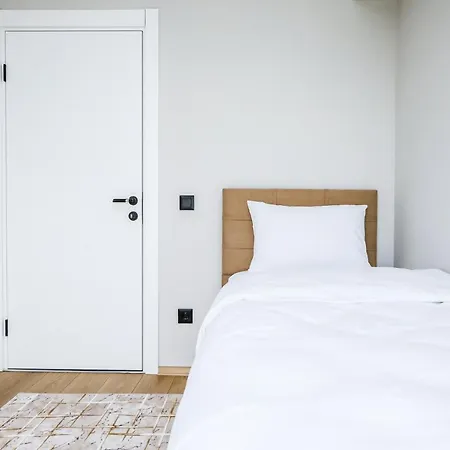 Fully Furnished With Security In Pendik *