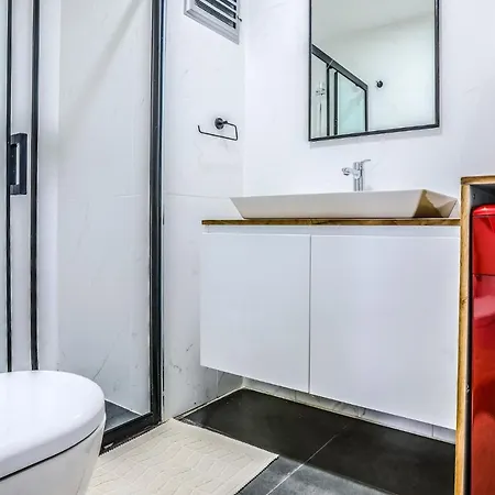 דירה Fully Furnished With Security In Pendik