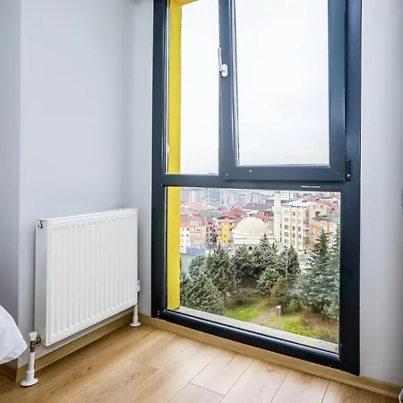 Fully Furnished With Security In Pendik דירה